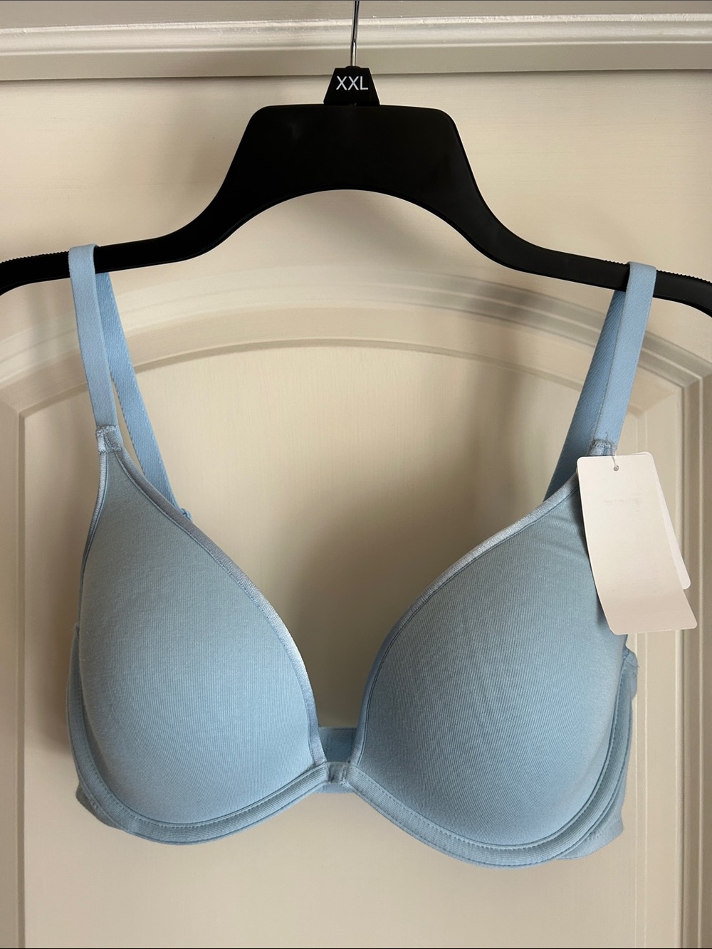 NWT b.tempted By Wacoal Bra. Size 34D